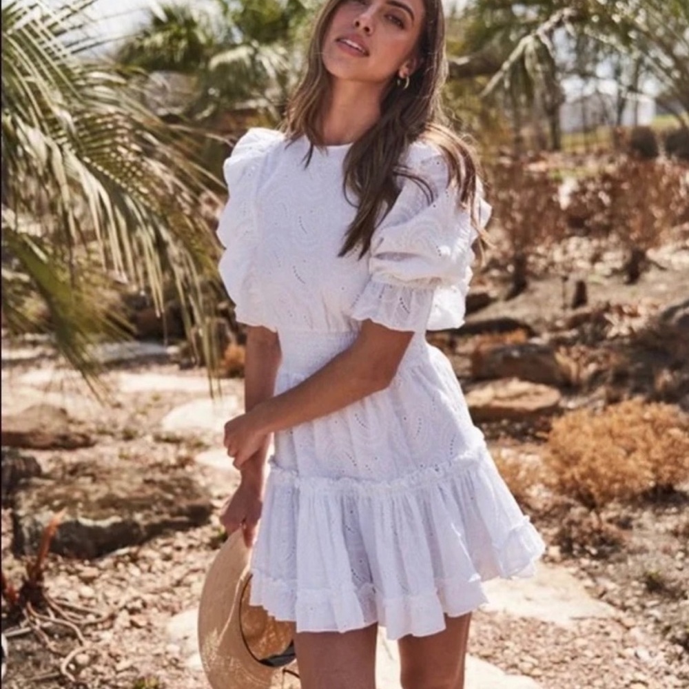 Misa Los Angeles Doutzen dress in white sz XS in great condition